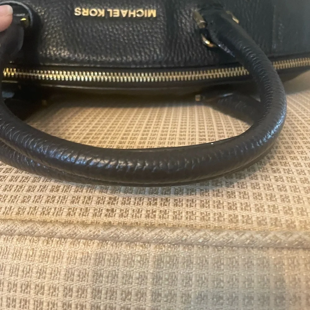 Michael Kors Maxine Medium Pebbled Leather Satchel - EUC